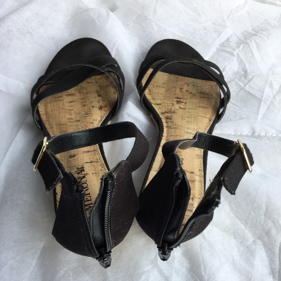 5/$20 2/$15 Bundle Of Two Pair Of Sandals Denim Blue & Black - Picture 6 of 12